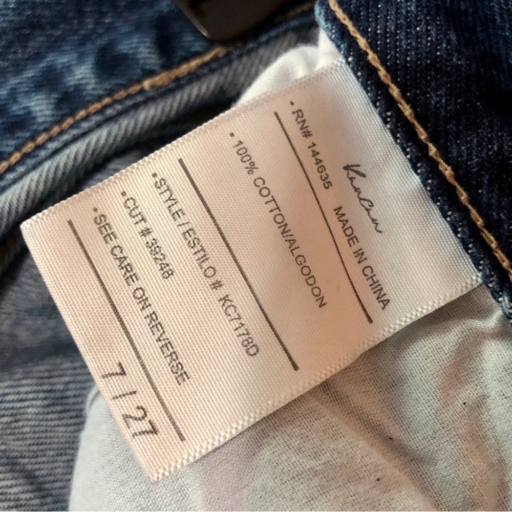 Classic Blue Denim Jeans with Traditional Stitching